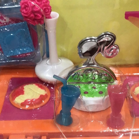 Barbie Dinner To Dessert Dining Room Set - Picture 7 of 11
